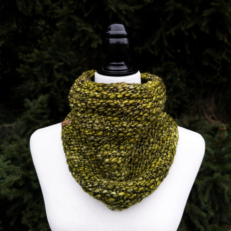 Luxe Line Bandana Cowl (Lettuce)