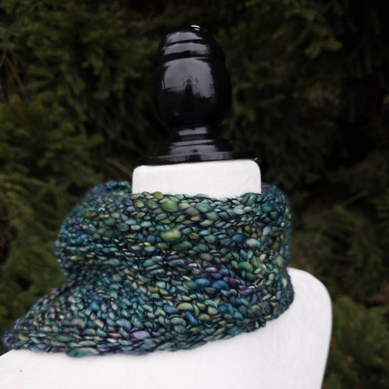 Luxe Line Bandana Cowl (Indiecita)