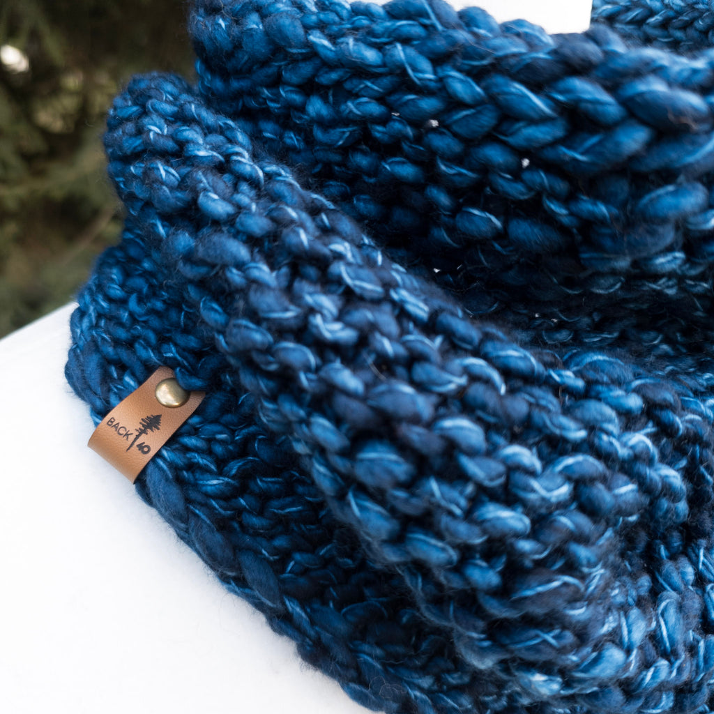 Luxe Line Bandana Cowl (Azul Profundo)