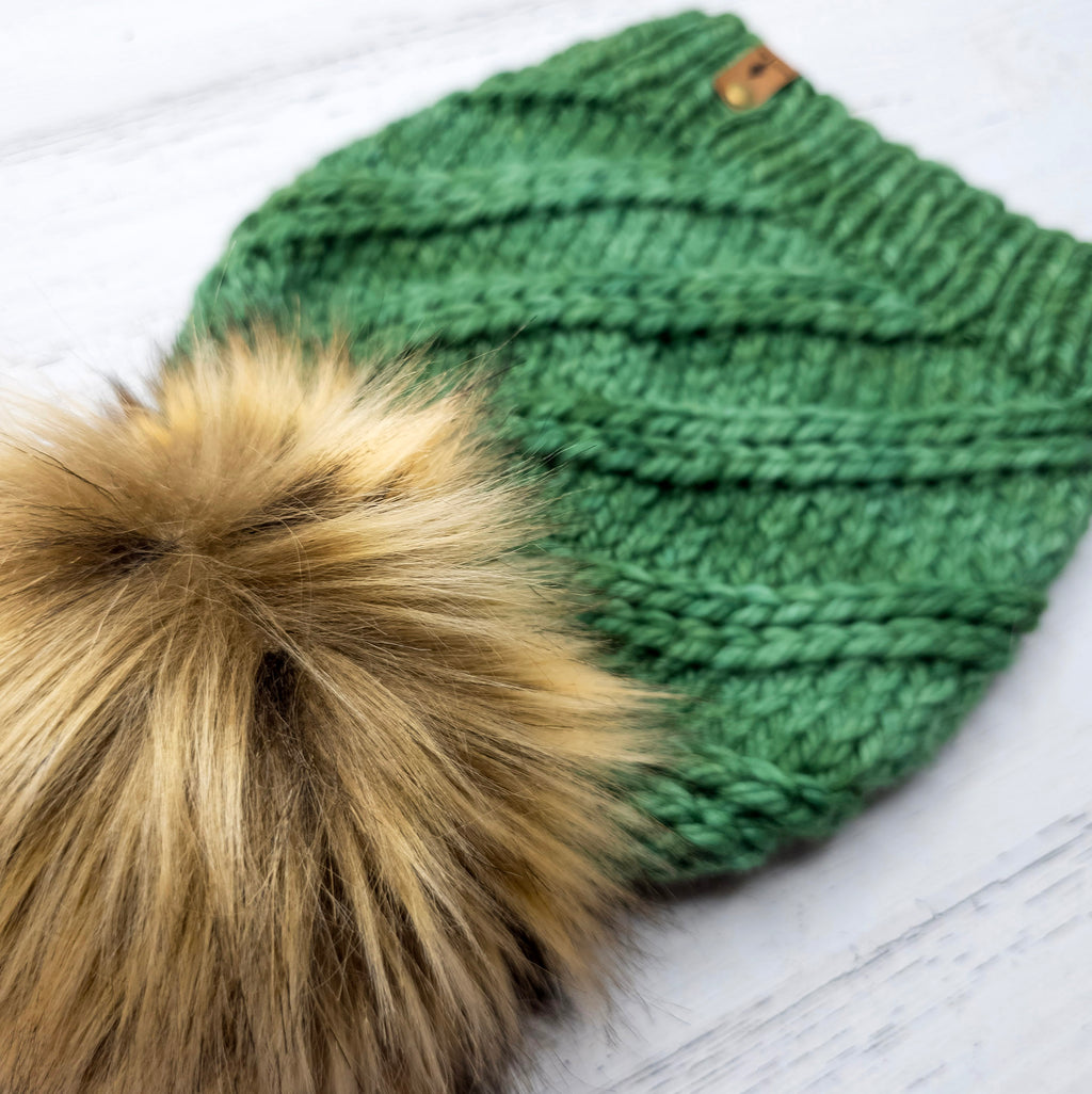 Luxe Line Estuary Beanie (Verde Adriana) | Adult