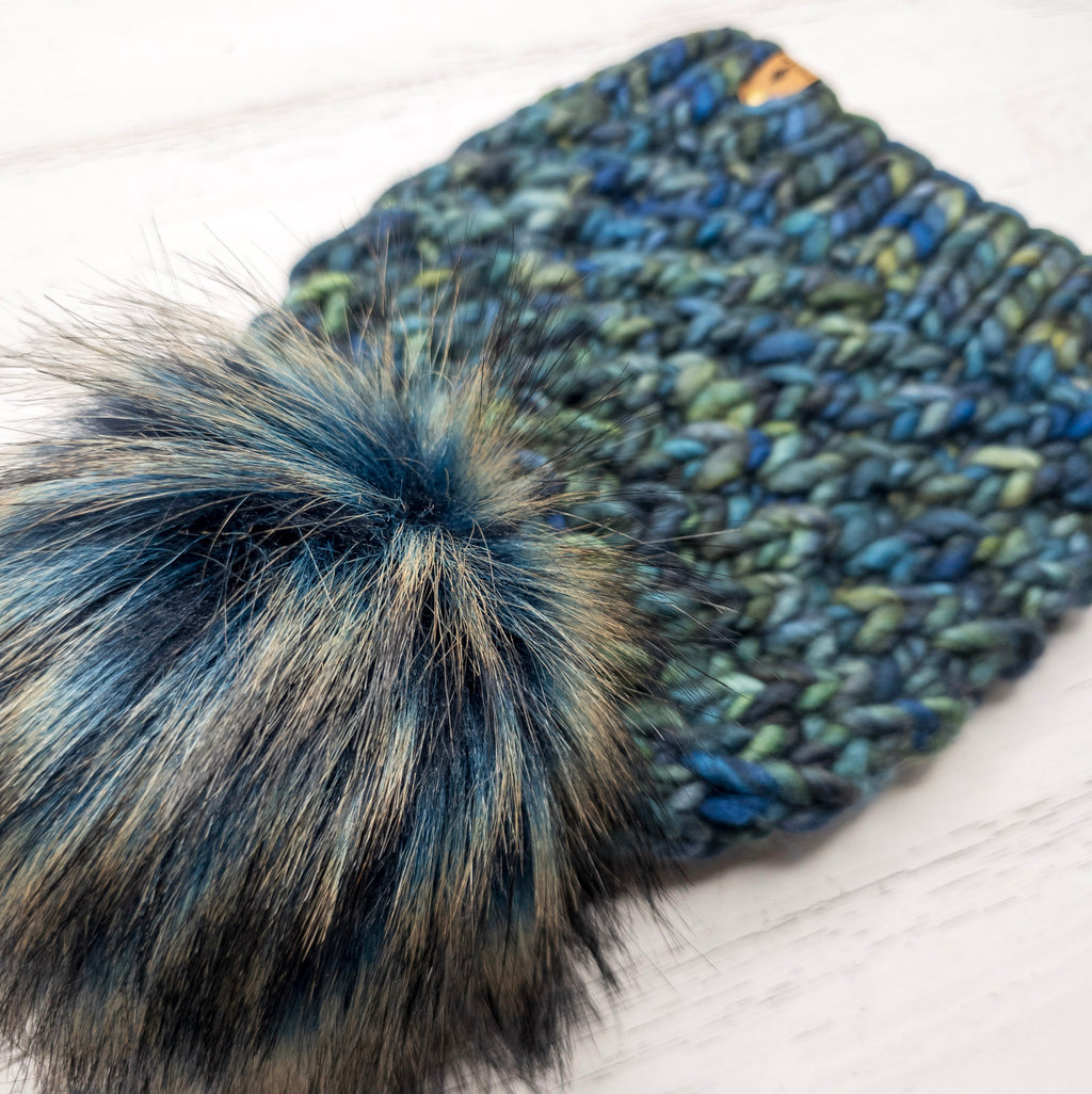 Luxe Line Emilia Beanie (Verdeazul) | Adult